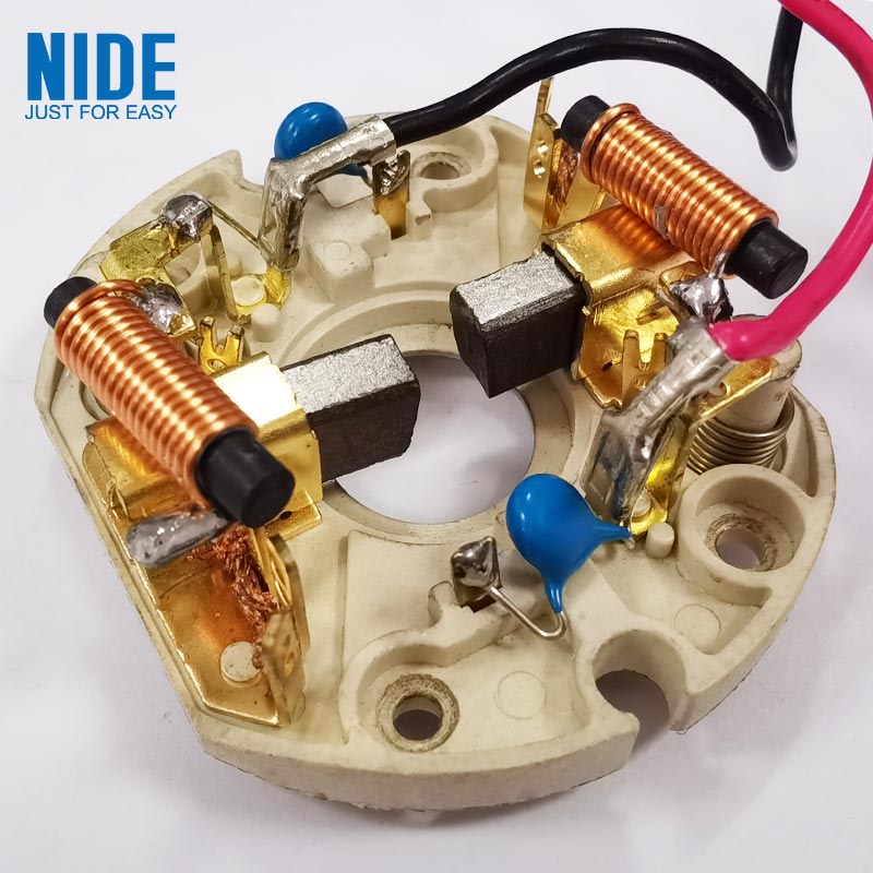 கார்பன் தூரிகைகள் மோட்டார் செயல்திறன் மற்றும் நீண்ட ஆயுளை எவ்வாறு மேம்படுத்துகின்றன